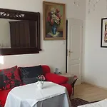 伽尔尼酒店 3*